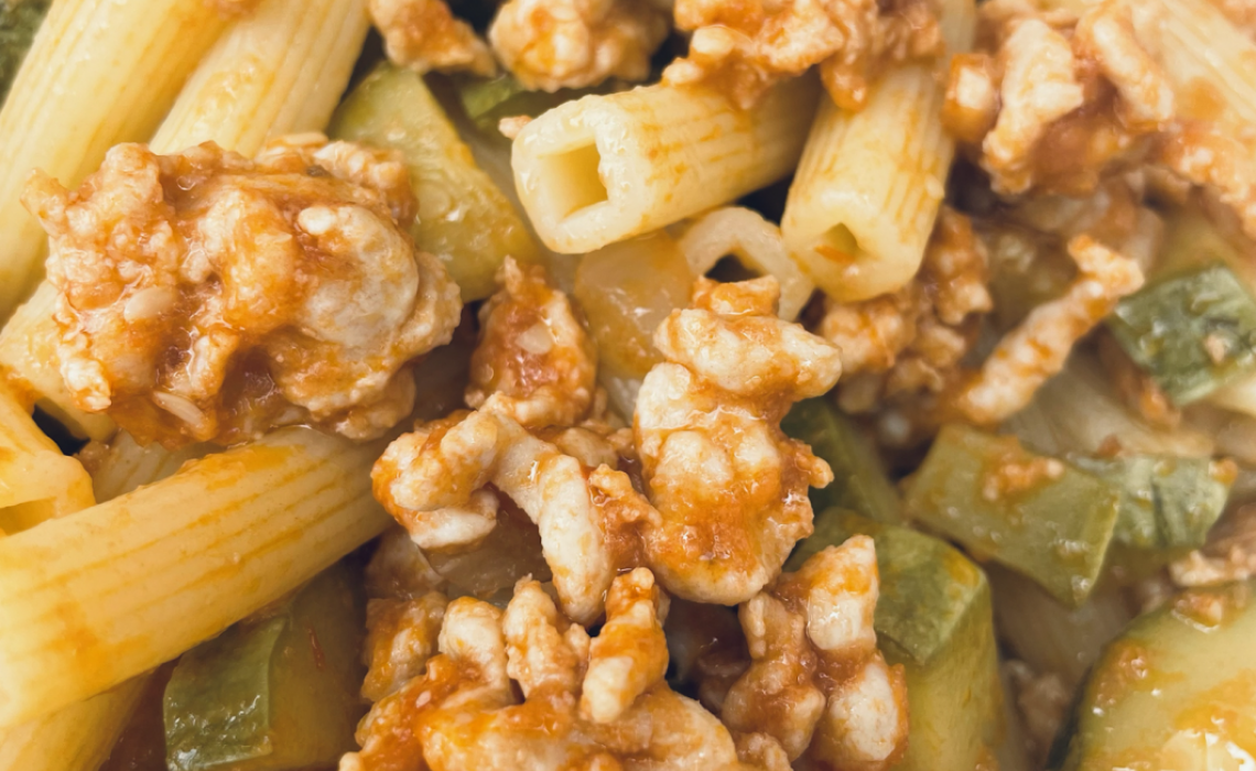 Ragù di pollo e zucchine